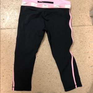 COPY - Lulu capris size 6